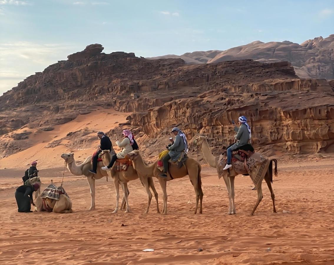 Hotel مخيم جبل بردى Jabal Burdah Camp Wadi Rum Exterior foto